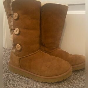 UGGS Winter boots furry inside. In good condition.